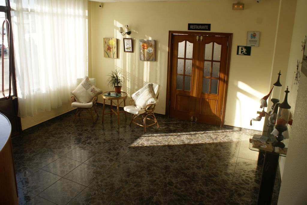 Hostal Velasco Valdelacalzada 外观 照片